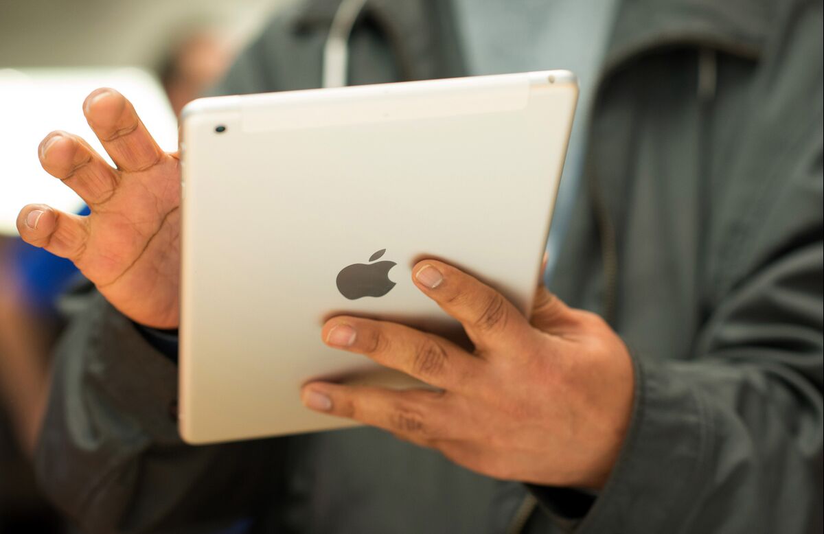 Apple-OpenAI Alliance Frays