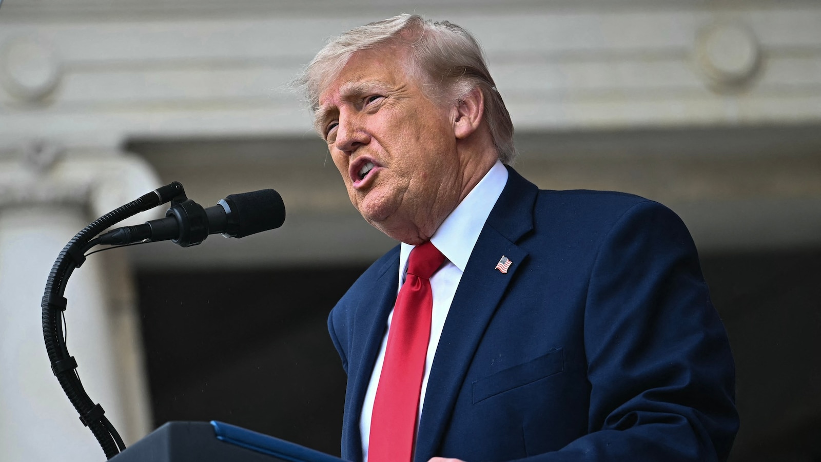 Poll Shows Americans Discontent with Both Major Parties