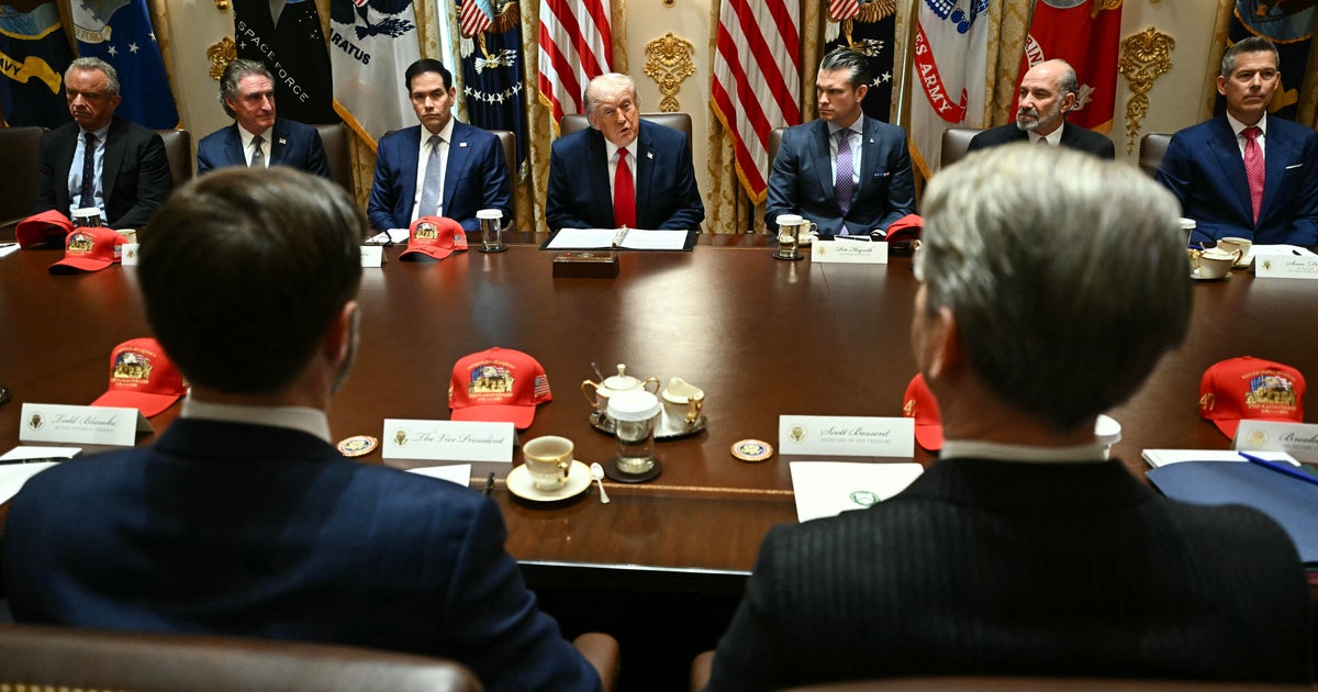 Trump Holds Cabinet Meeting Amid Iran Negotiations