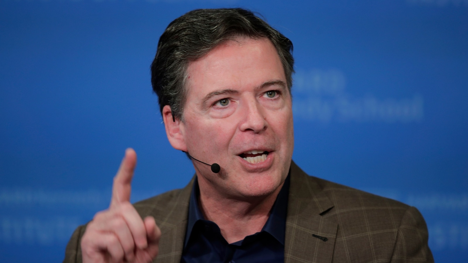 Lead Prosecutor Withdraws from Comey’s Seashells Case