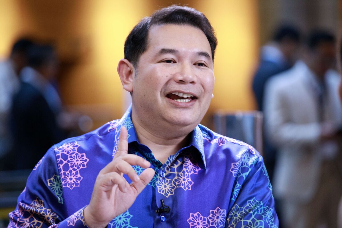 Malaysia s anti graft agency to quiz ex minister o