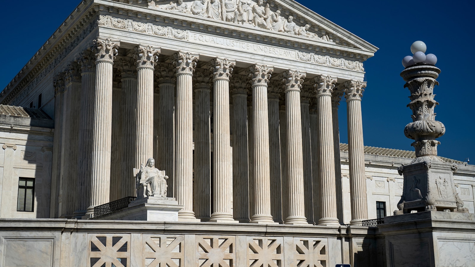 Supreme Court Supports Black Inmate Over Jury Bias Claims